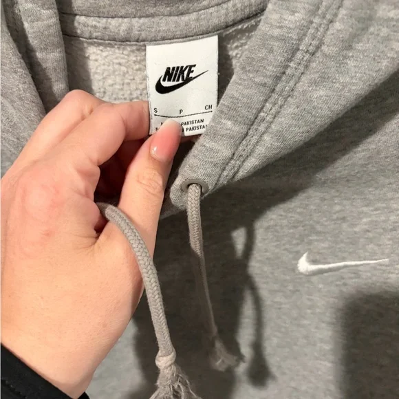 Nike Men's Light Gray Hoodie - Picture 3 of 3